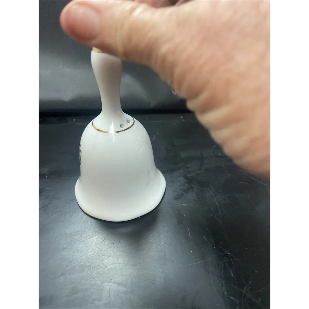 Vintage Porcelain Niagara Falls Bell‎ Souvenir Approximately 3.5